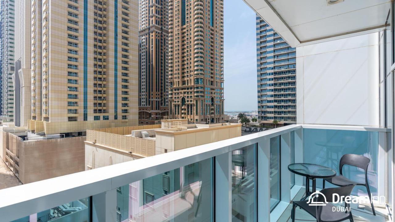 דובאי Dream Inn Apartments - Marina Arcade Tower מראה חיצוני תמונה
