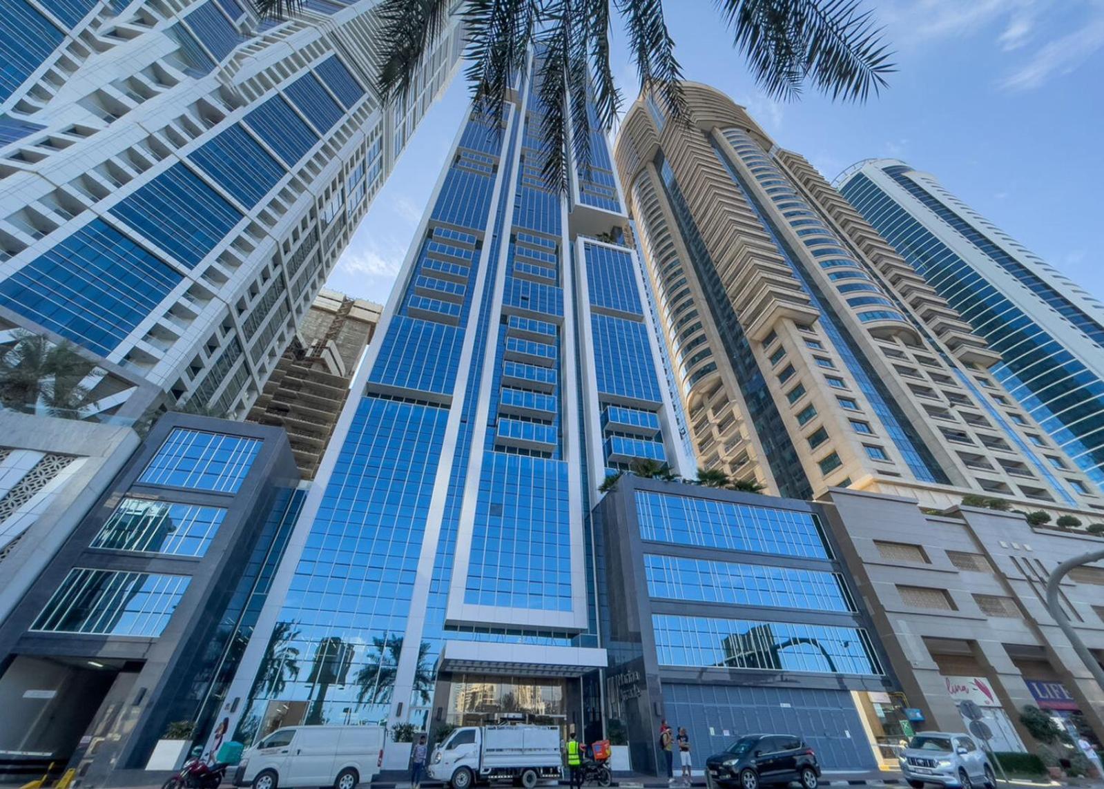 דובאי Dream Inn Apartments - Marina Arcade Tower מראה חיצוני תמונה